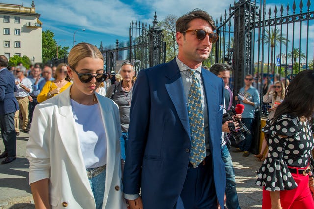 Alba Díaz, El Cordobés, Javier Calle, Manuel Benítez, Manuel Díaz Cordobés, Raquel Bollo, Alba Díaz se lleva a su chico a la Maestranza y coincide con su abuelo Manuel Benítez, Alba Díaz vive un incómodo momento con su abuelo,  Alba Díaz da un paso más en su relación con Javier Calle, Alba Díaz vive un incómodo momento con su chico por culpa de su abuelo