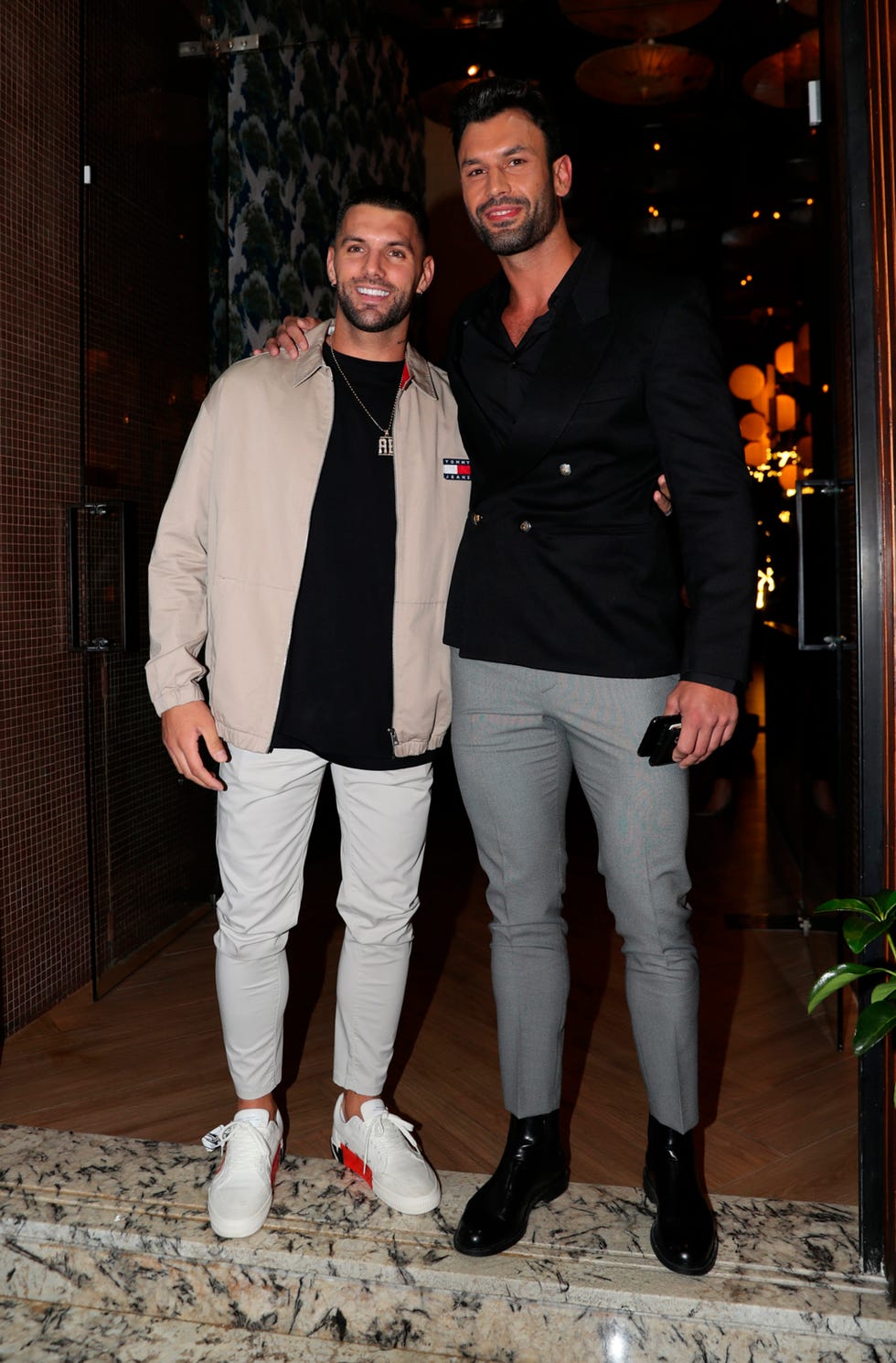 albert barranco y jorge pérez en el cumpleaños de rocío flores