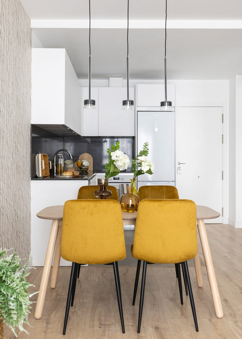 sillas de comedor mostaza