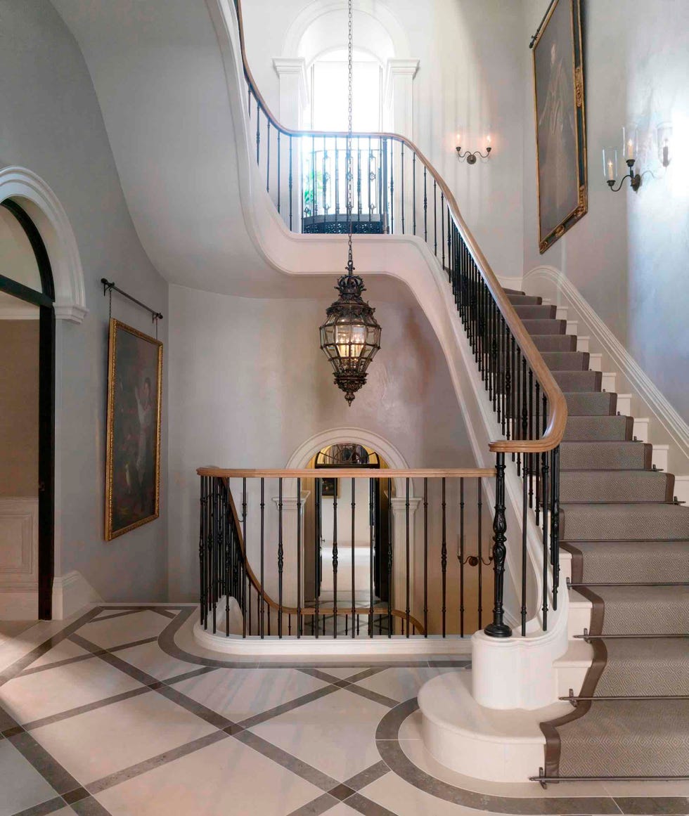grand staircase in kensington