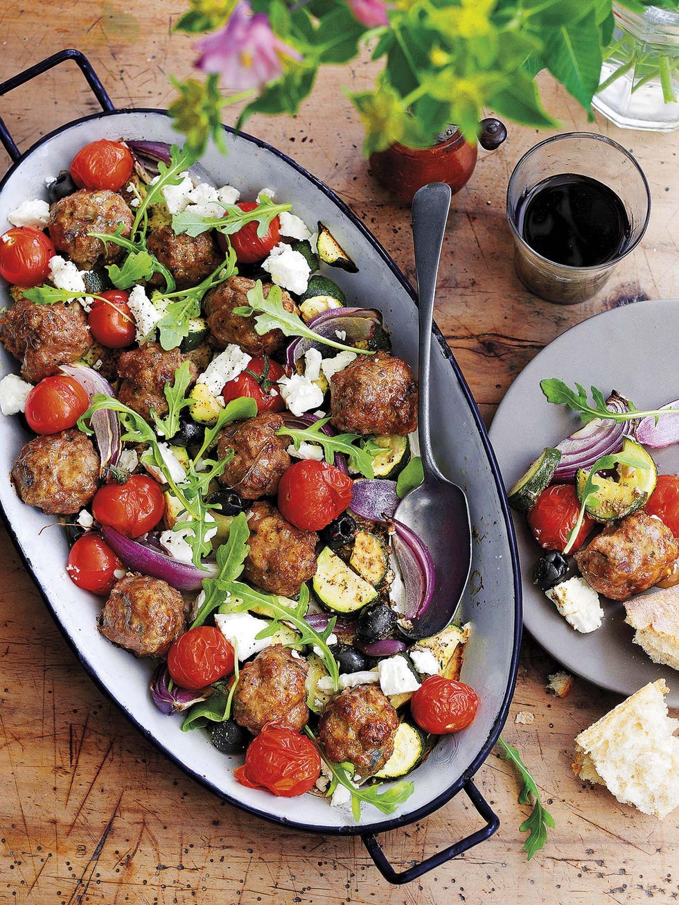 albóndigas con tomates y queso feta