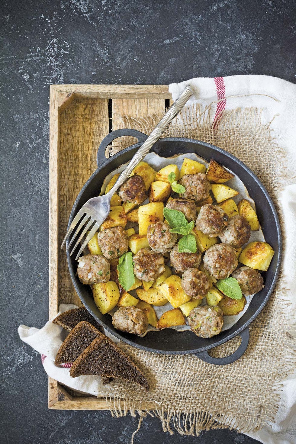 albóndigas con patatas