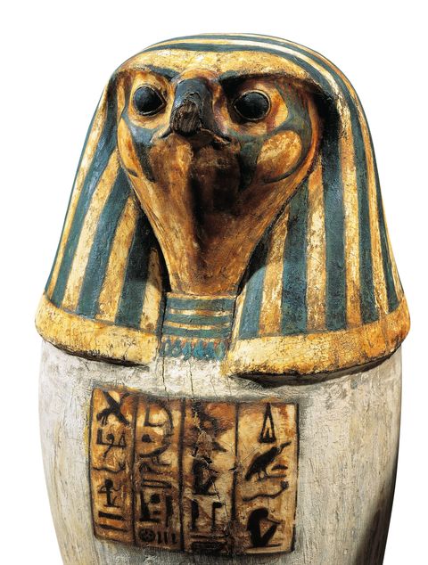 KEBEHSENOEFDe vier zoons van Horus bewaakten de gemummificeerde ingewanden van de doden Een van hen Kebehsenoef met valkenkop beschermde de darmenLouvre Parijs
