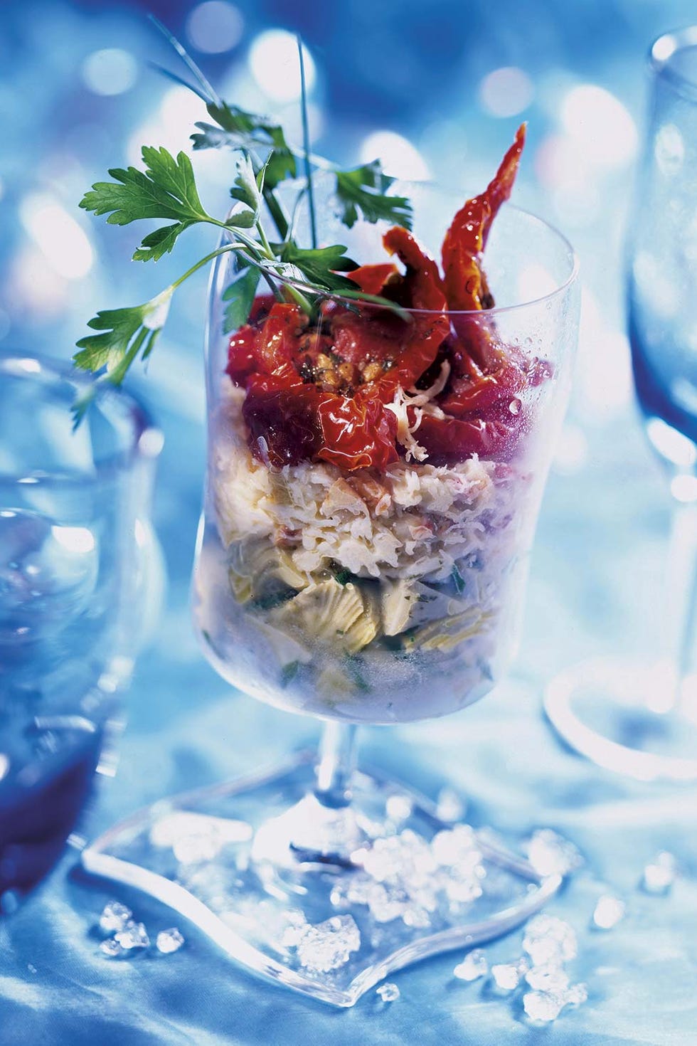 Alcachofas marinadas con cangrejo y tomates secos. Foto micasarevista Pinterest