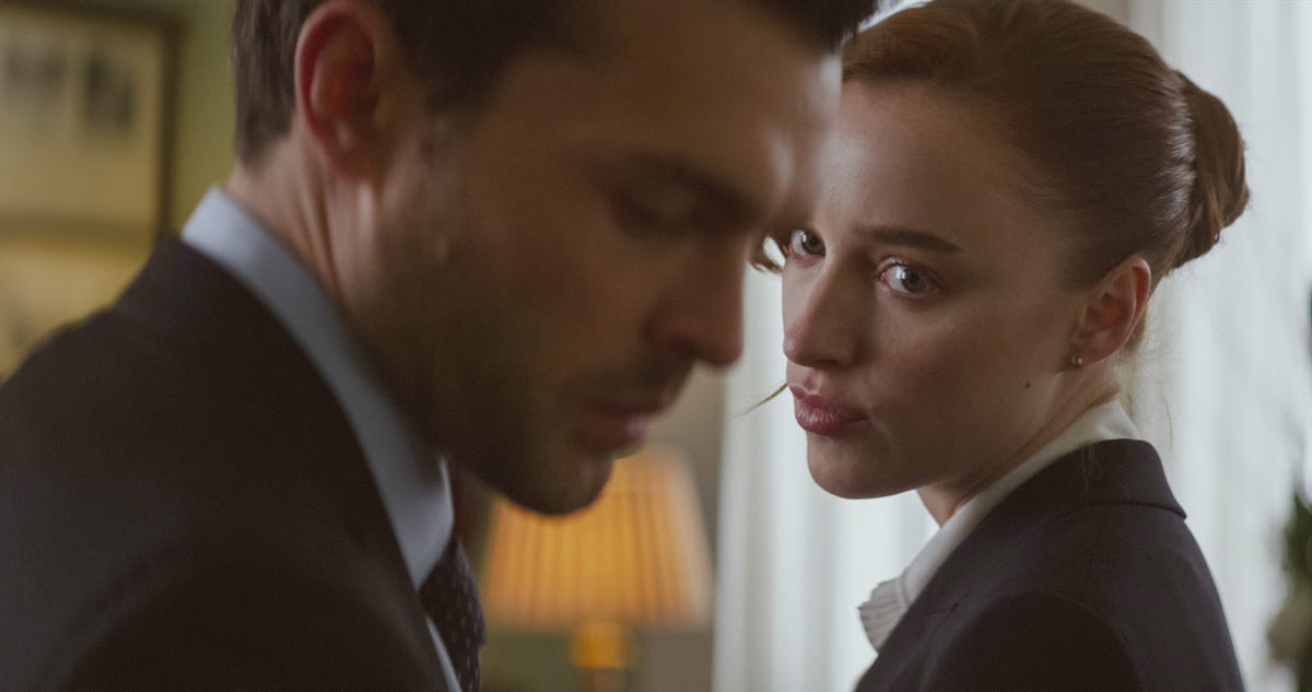 alden ehrenreich phoebe dynevor fair play jpg