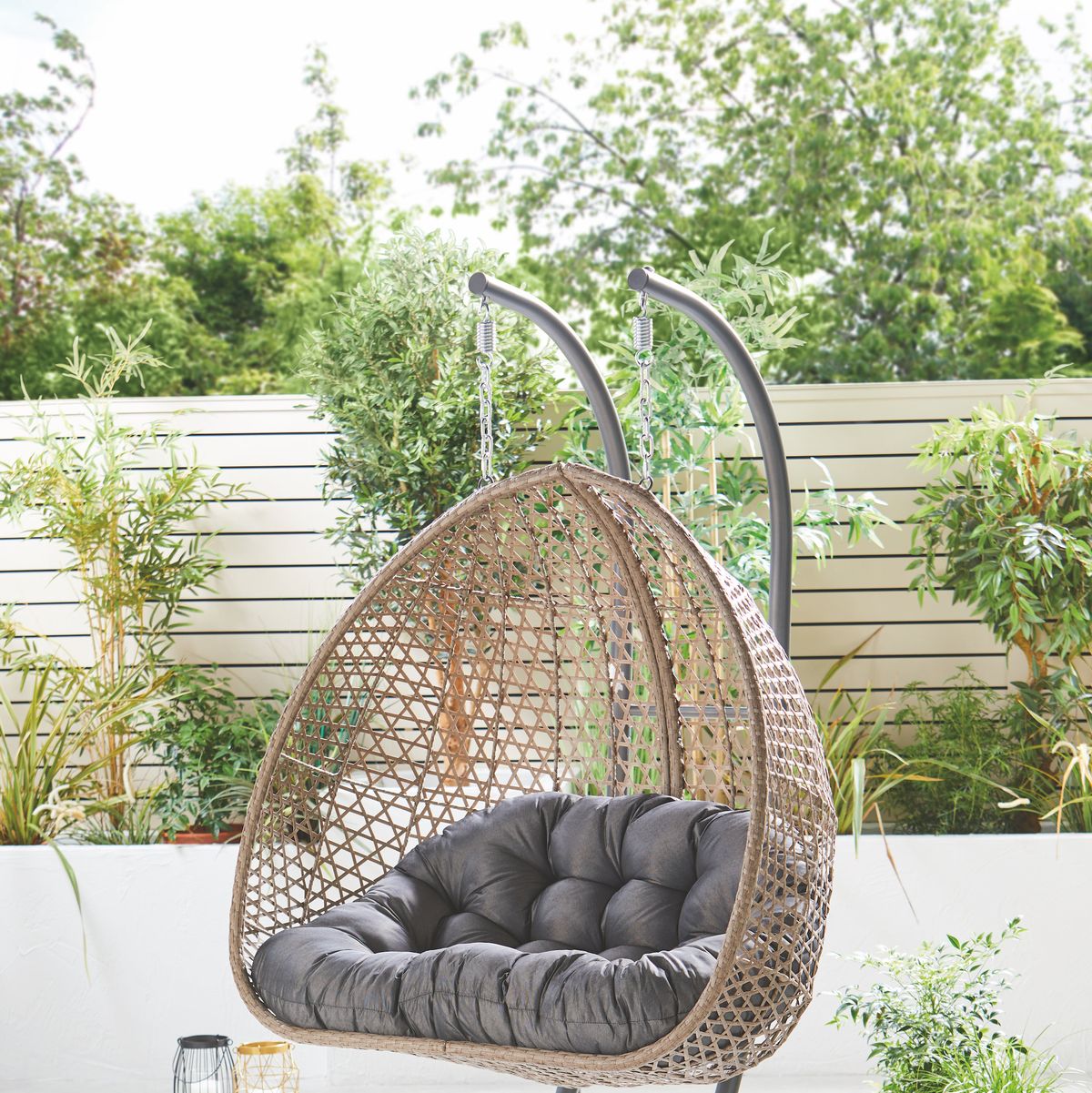 holte onbekend zeven Aldi Launches Giant Hanging Egg Chair — Aldi Offers