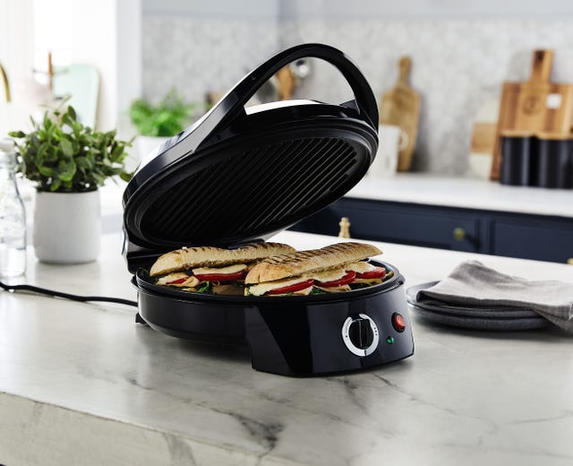 Aldi Pizza Maker: £29.99 Pizza, Panini Maker — Aldi Special Buys