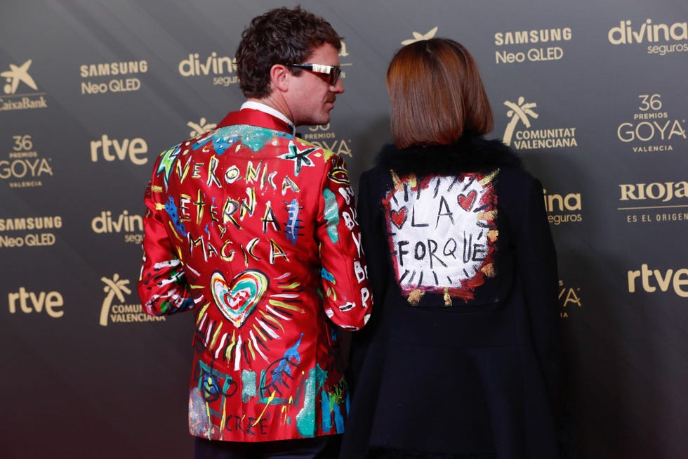 aldo comas y macarena gómez homenajean a verónica forqué en los premios goya 2022