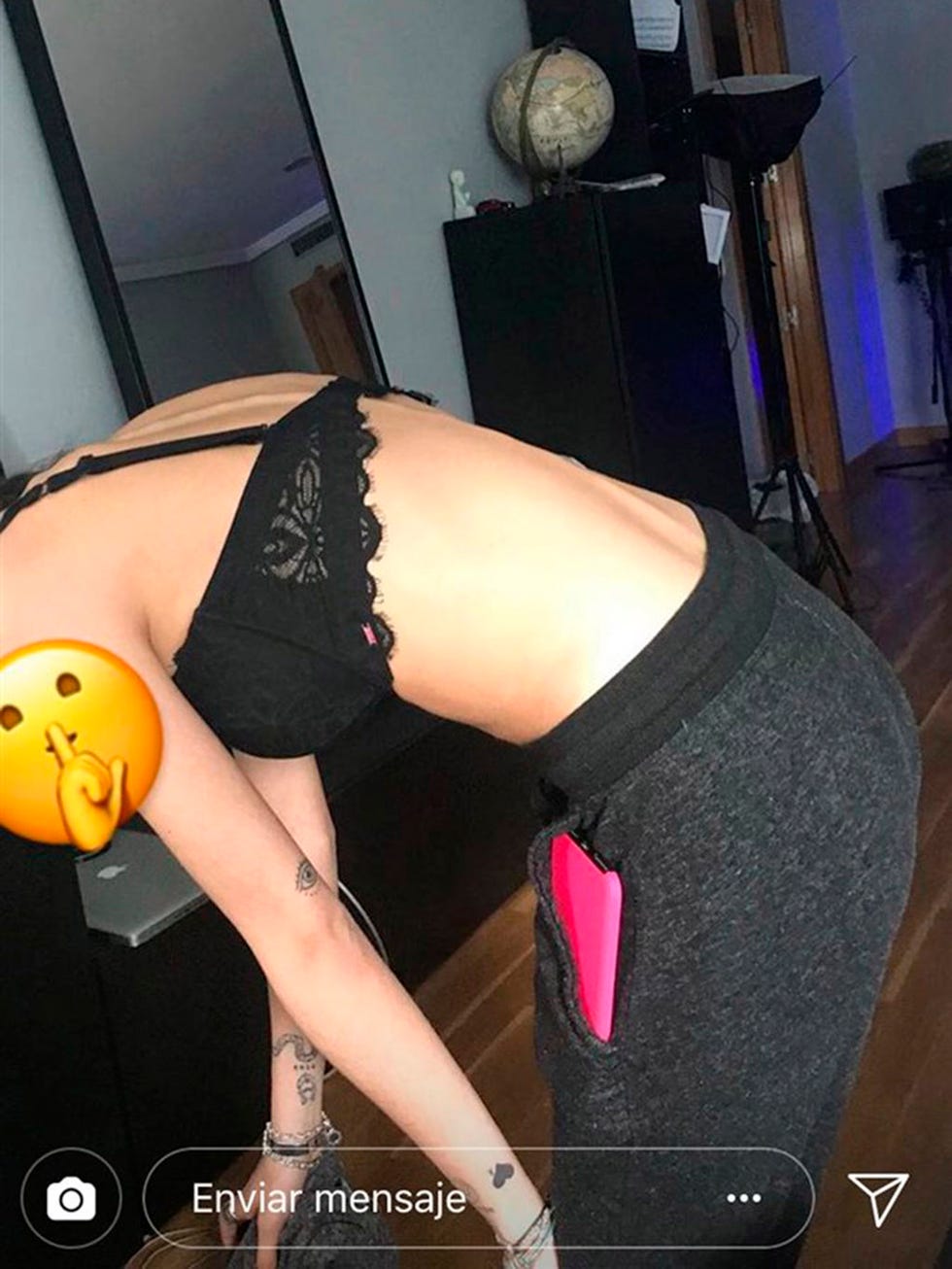 Sportswear, Leg, Arm, Joint, Thigh, Shoulder, Hip, yoga pant, Undergarment, Trousers, 