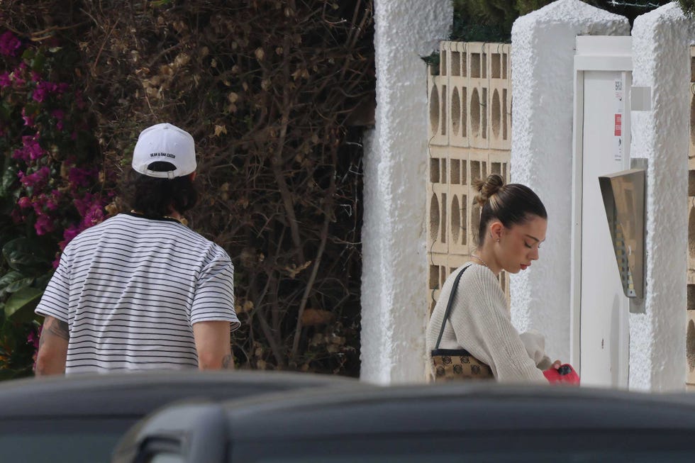 alejandra rubio y carlo costanzia en malaga para vivir la semana santa junto a terelu campos
