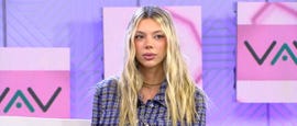alejandra rubio con una chaqueta de tweed en tonos azules en el plato de vamos a ver