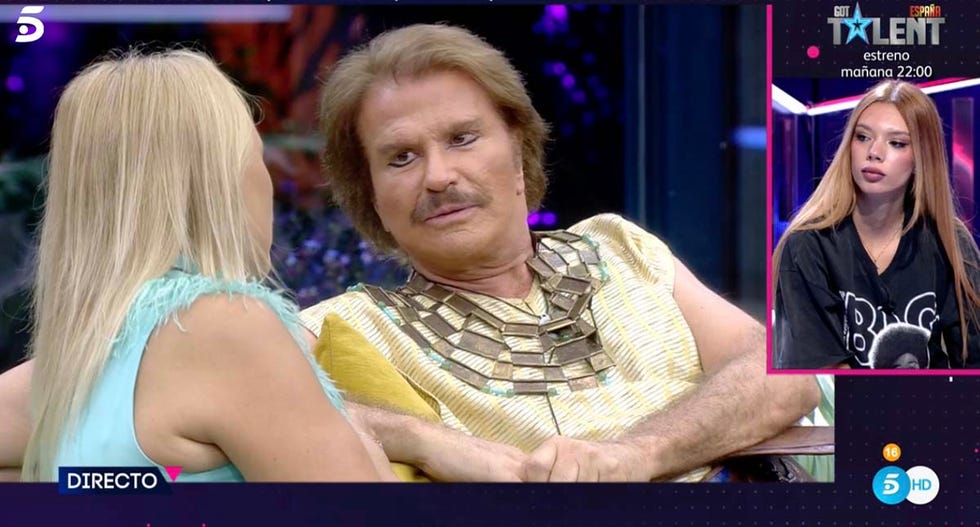 alejandra rubio muy atenta viendo la conversación de edmundo con lucia pariente