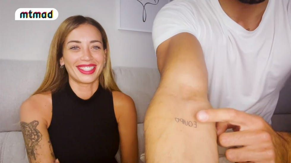 alejandro bernardos se tatúa con mayka rivera la palabra equipo después de reconciliarse tras su ruptura