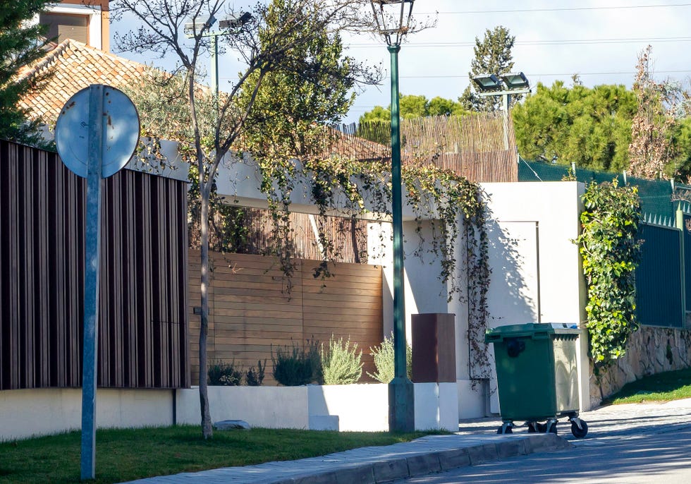 fotos exteriores de la nueva casa de alejandro sanz y rachel valdés una moderna mansión en somosaguas, madrid, de 8'5 millones de euros