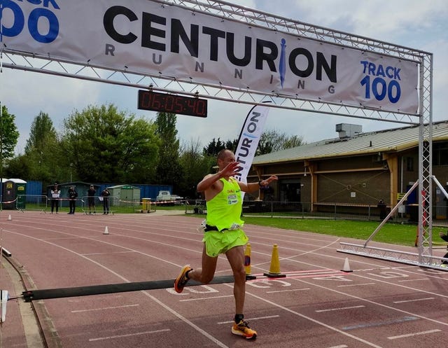 miglior prestazione mondiale sui 100 km per aleksandr sorokin