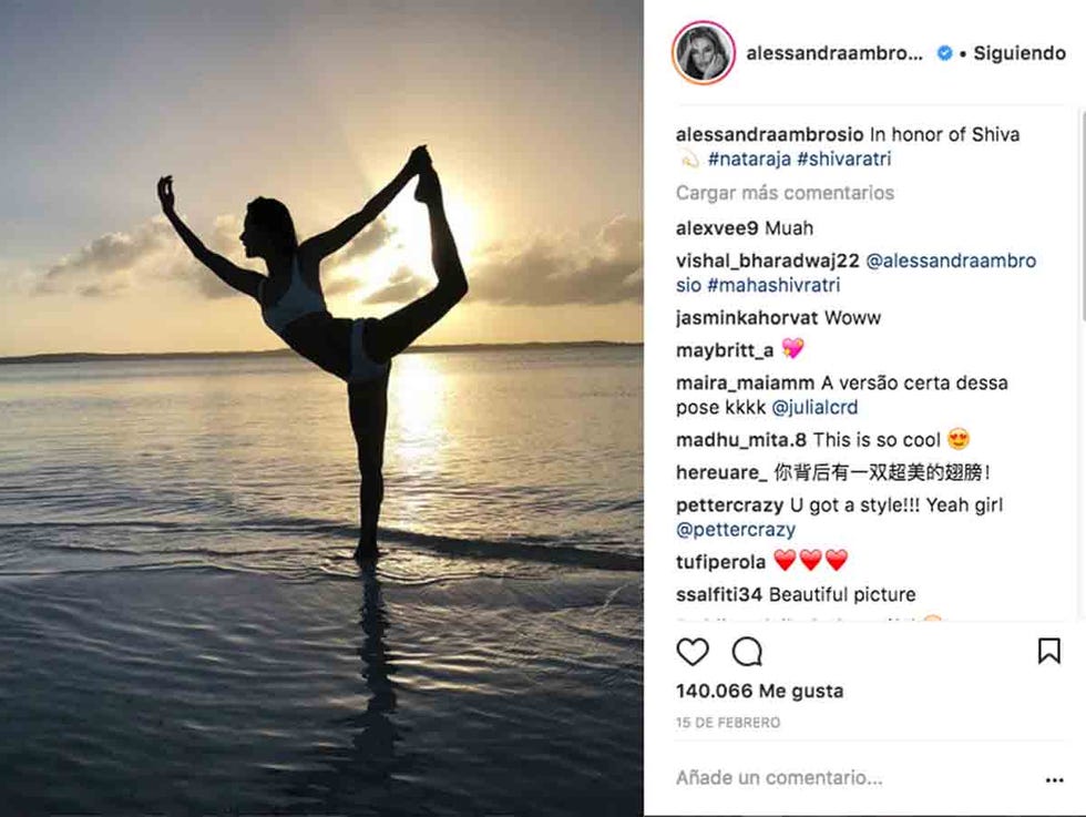Alessandra Ambrosio, yoga