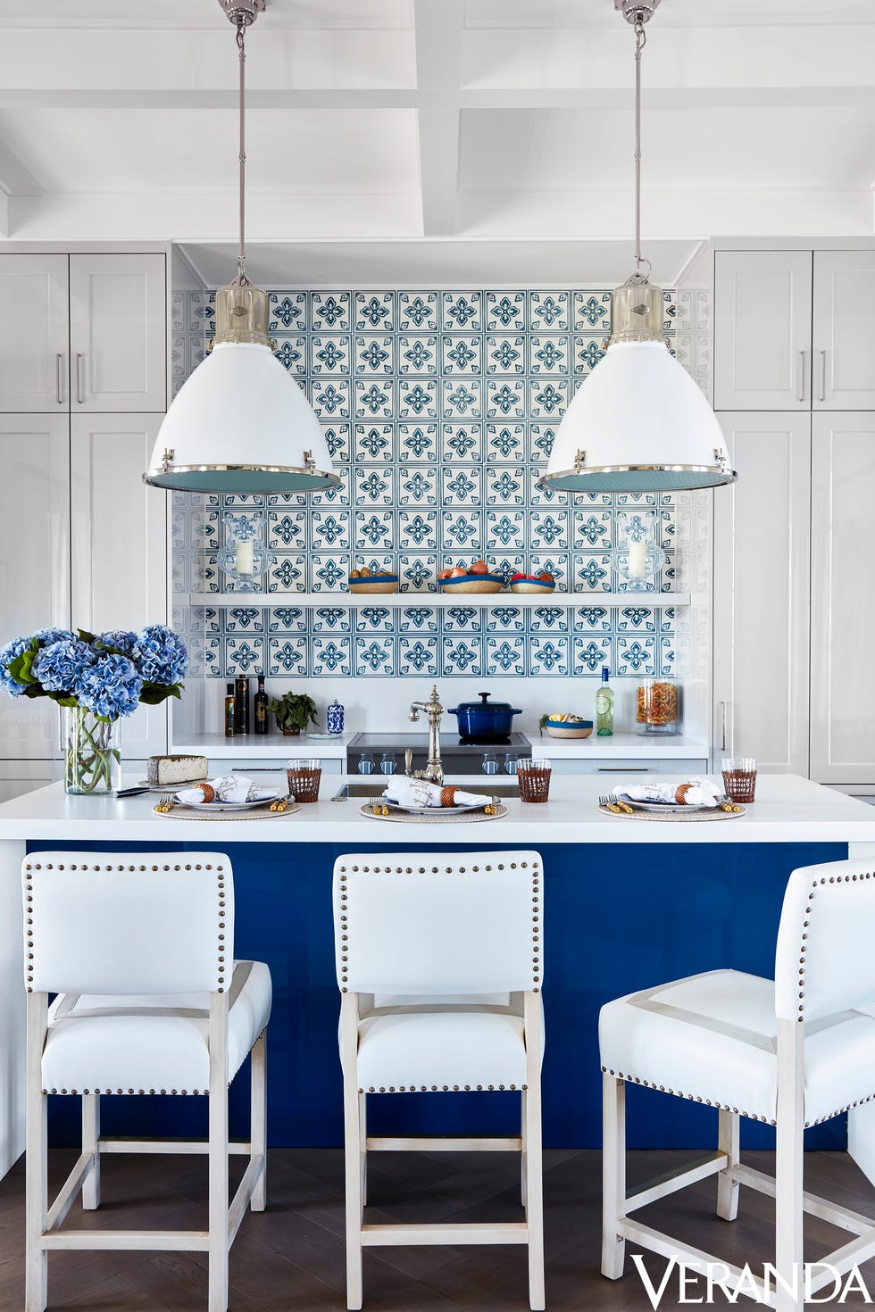 kitchen backsplash blue and white