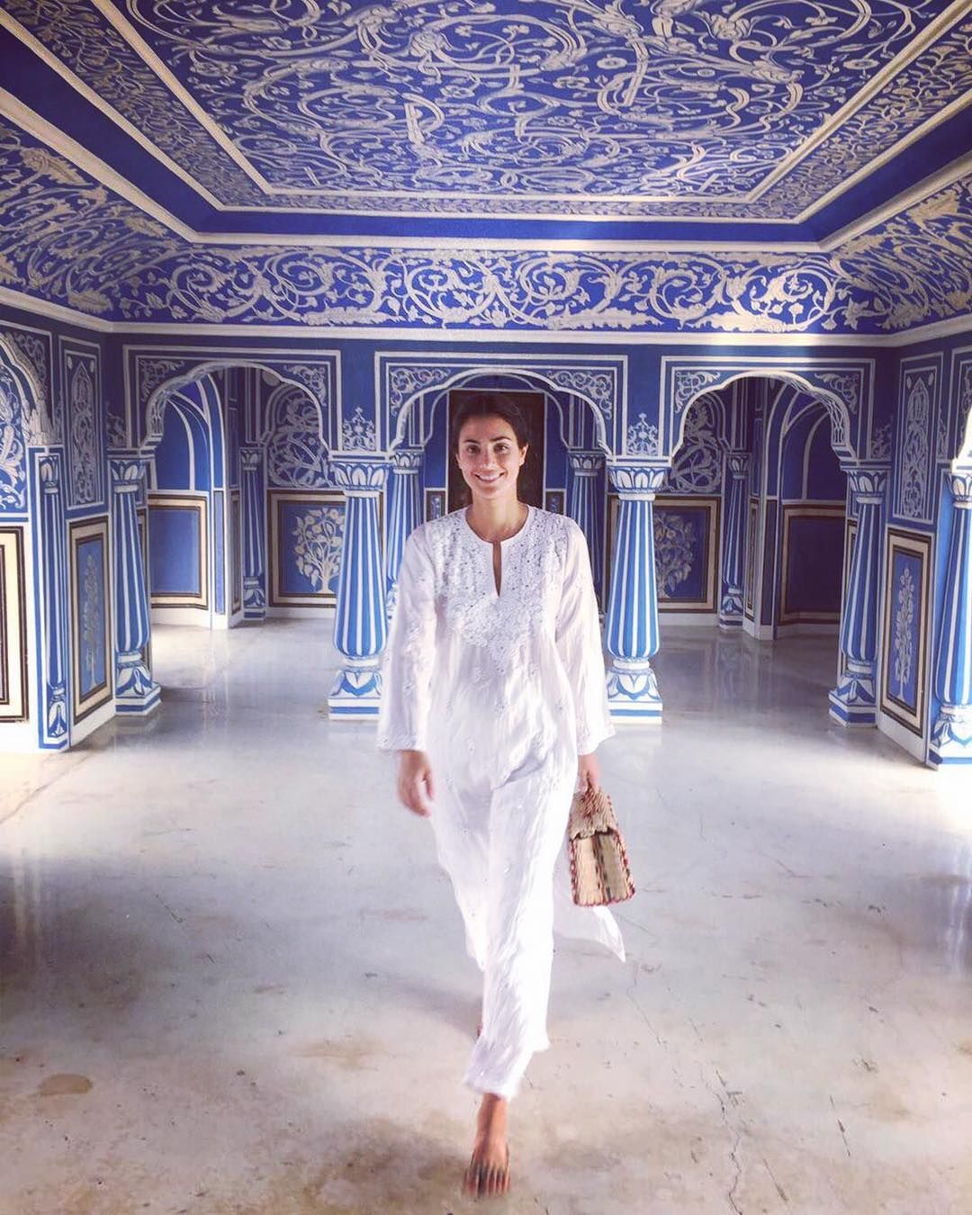 Alessandra de Osma con vestido India