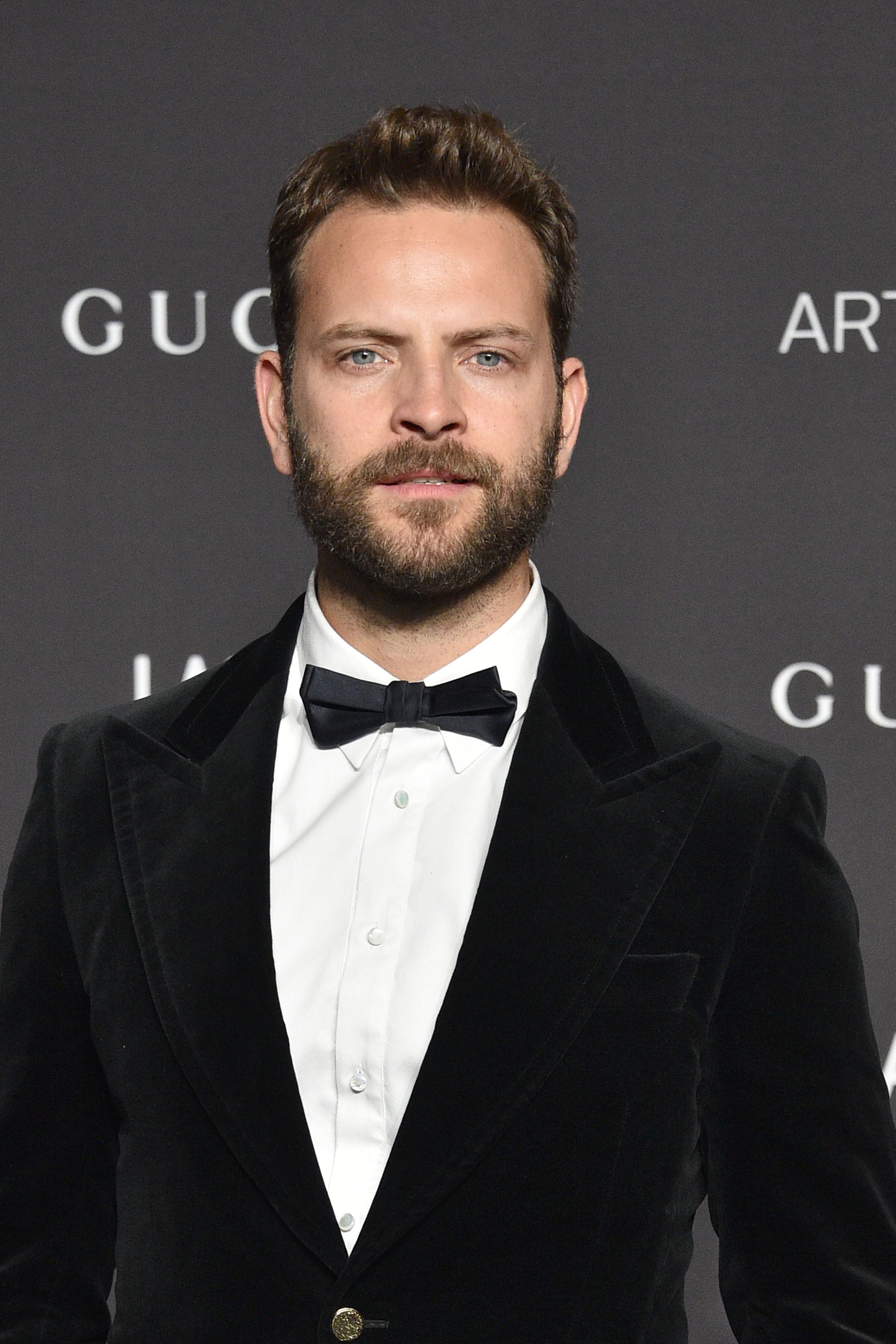 Alessandro Borghi al cinema con Il primo re in un look estremo