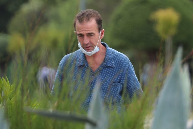 alessandro lequio de paseo con su hija ginevra