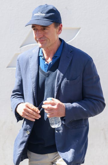 el italiano con una gorra y americana