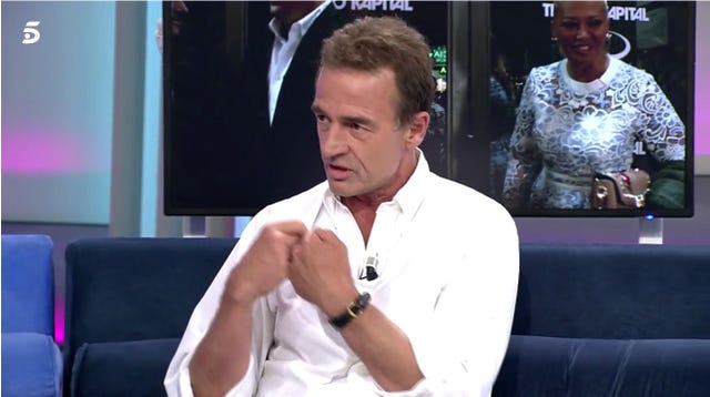 Alessandro Lequio hackeo teléfono móvil.