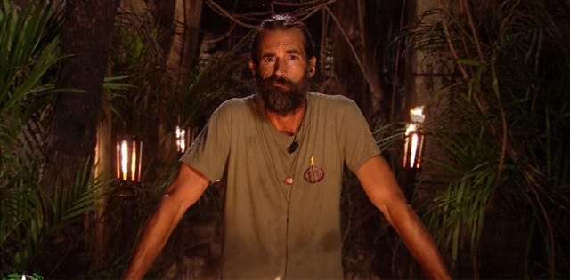 Supervivientes' lanza un comunicado urgente sobre el estado de Álex Adrover  que le obliga a abandonar