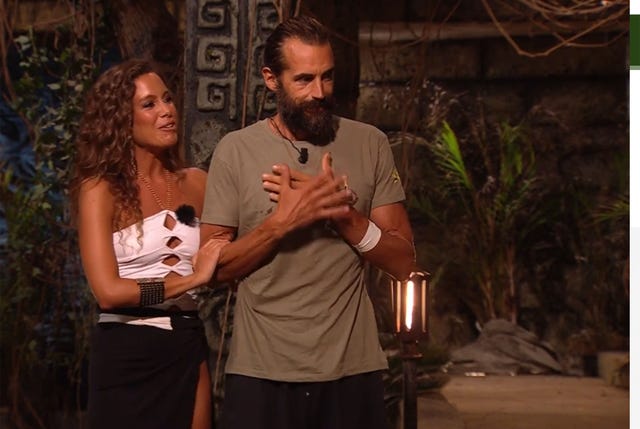 laura madrueno y alex adrover en la palapa de supervivientes