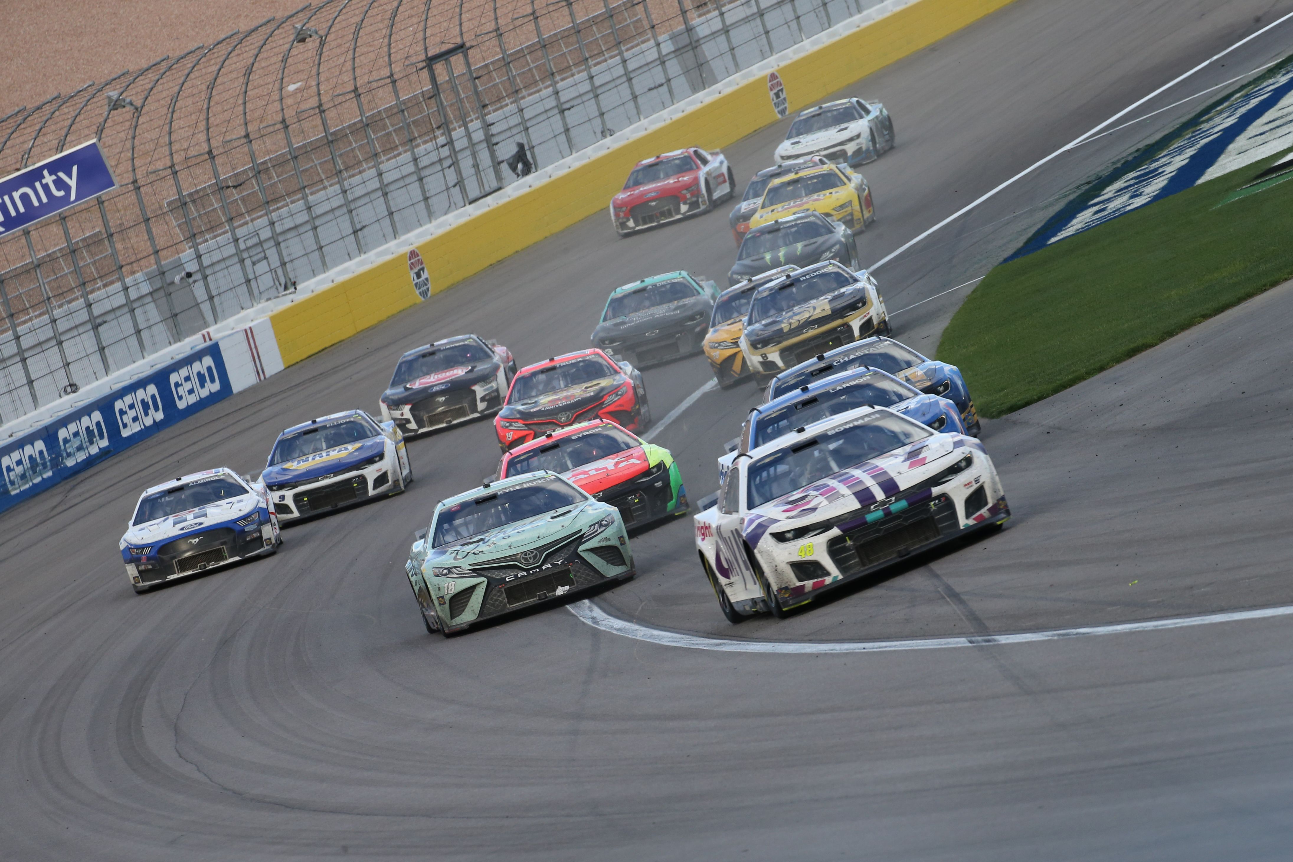 Where to Watch NASCAR This Weekend (October 16, 2022)