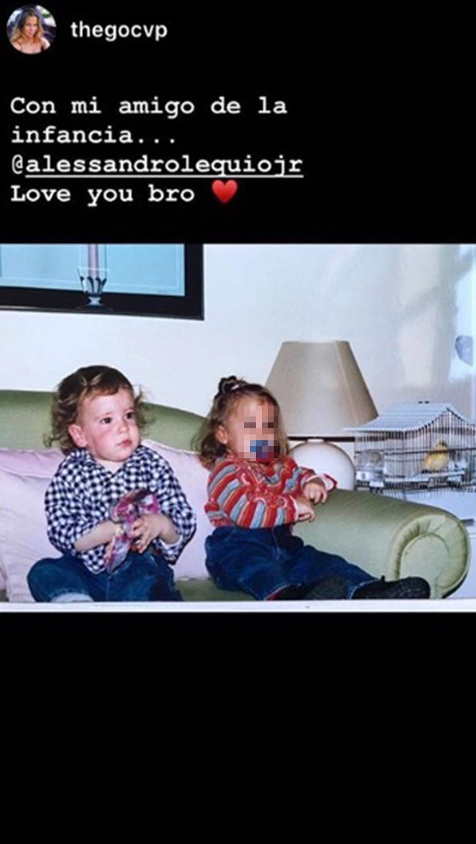 Álex Lequio reaparece en redes sociales recordando su infancia.