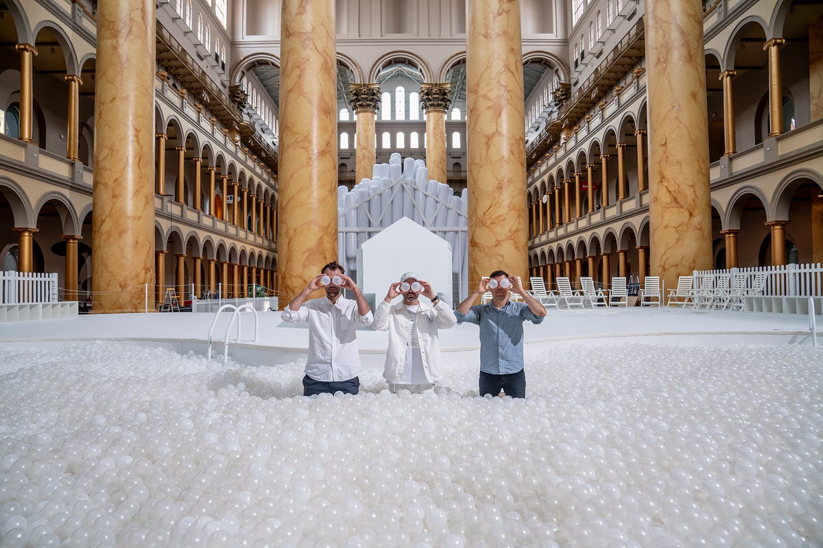 The BEACH, la piscina di palline di Snarkitecture