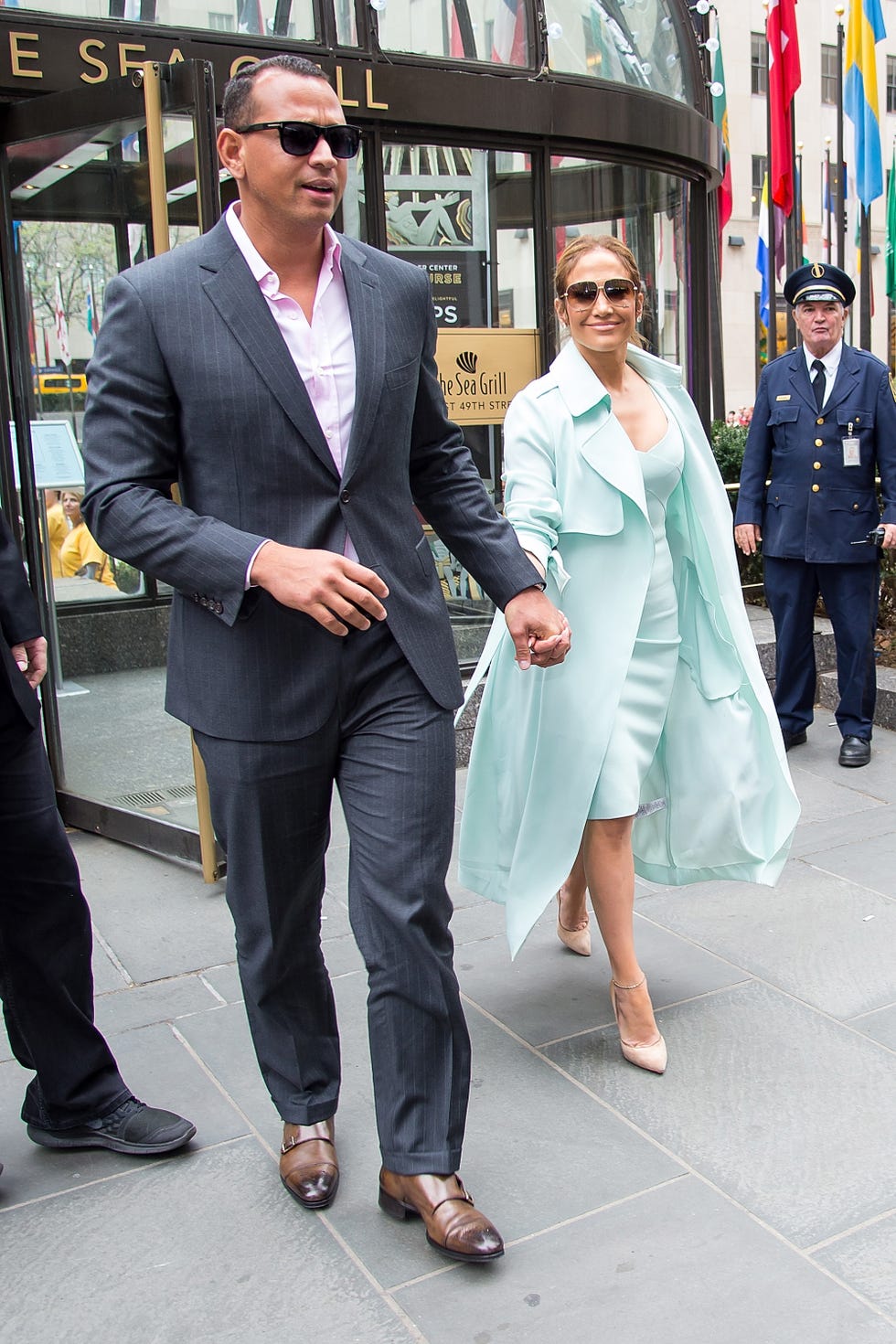 Jennifer Lopez And Alex Rodriguez Body Language - What It Reveals