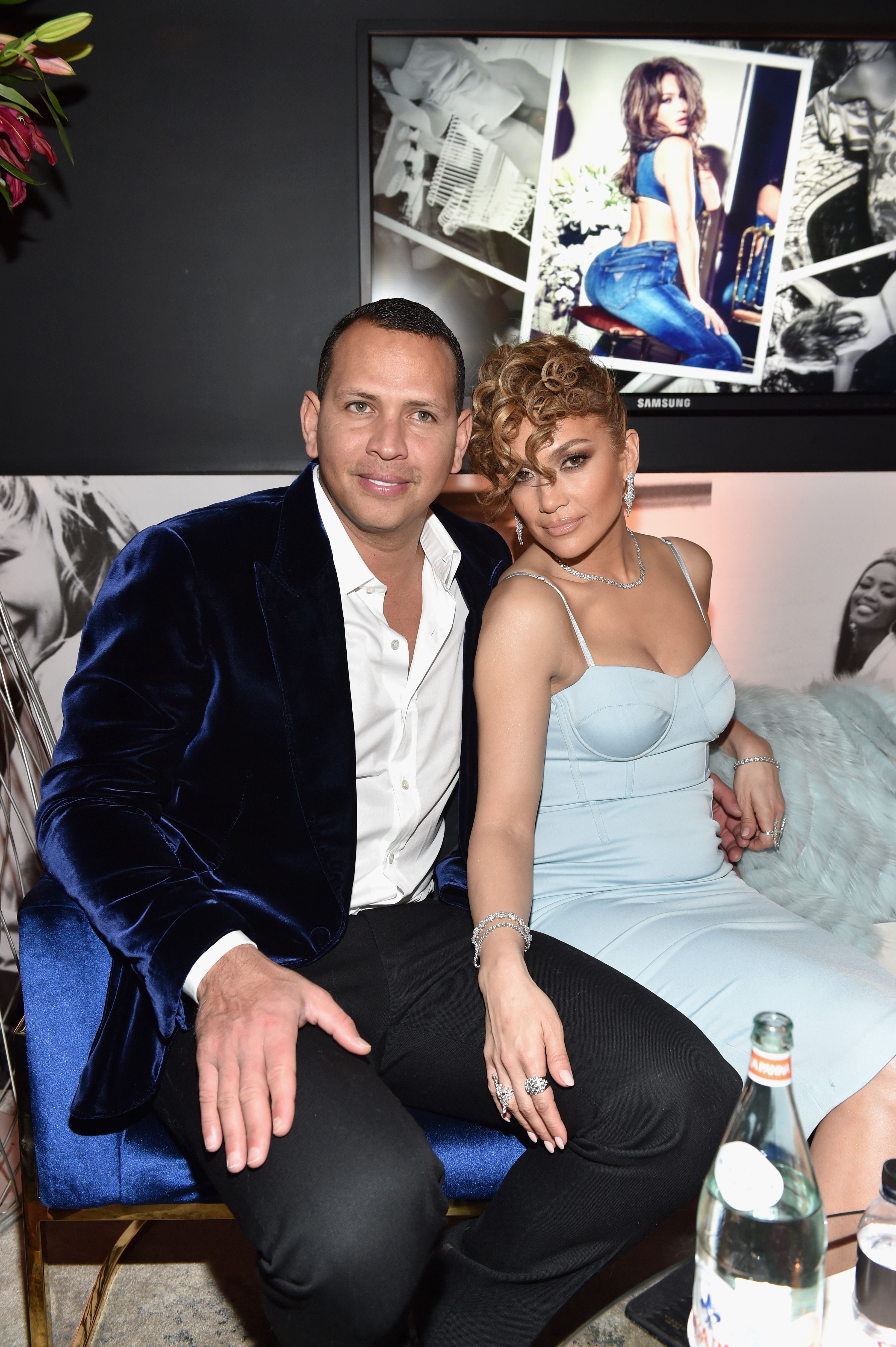 Jennifer Lopez And Alex Rodriguez Body Language - What It Reveals