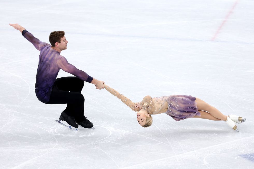 alexa knierim and brandon frazier of team united states skate during the pair skating free skating team event