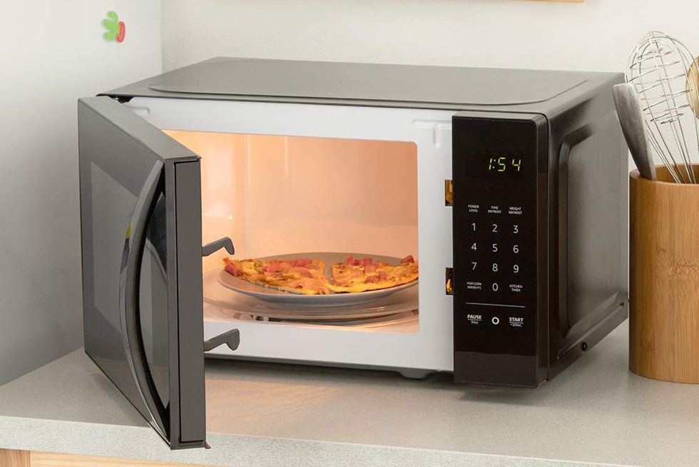 Microwave oven, Home appliance, Oven, Kitchen appliance, Toaster oven, Heat, Product, Small appliance, Room, Major appliance, 