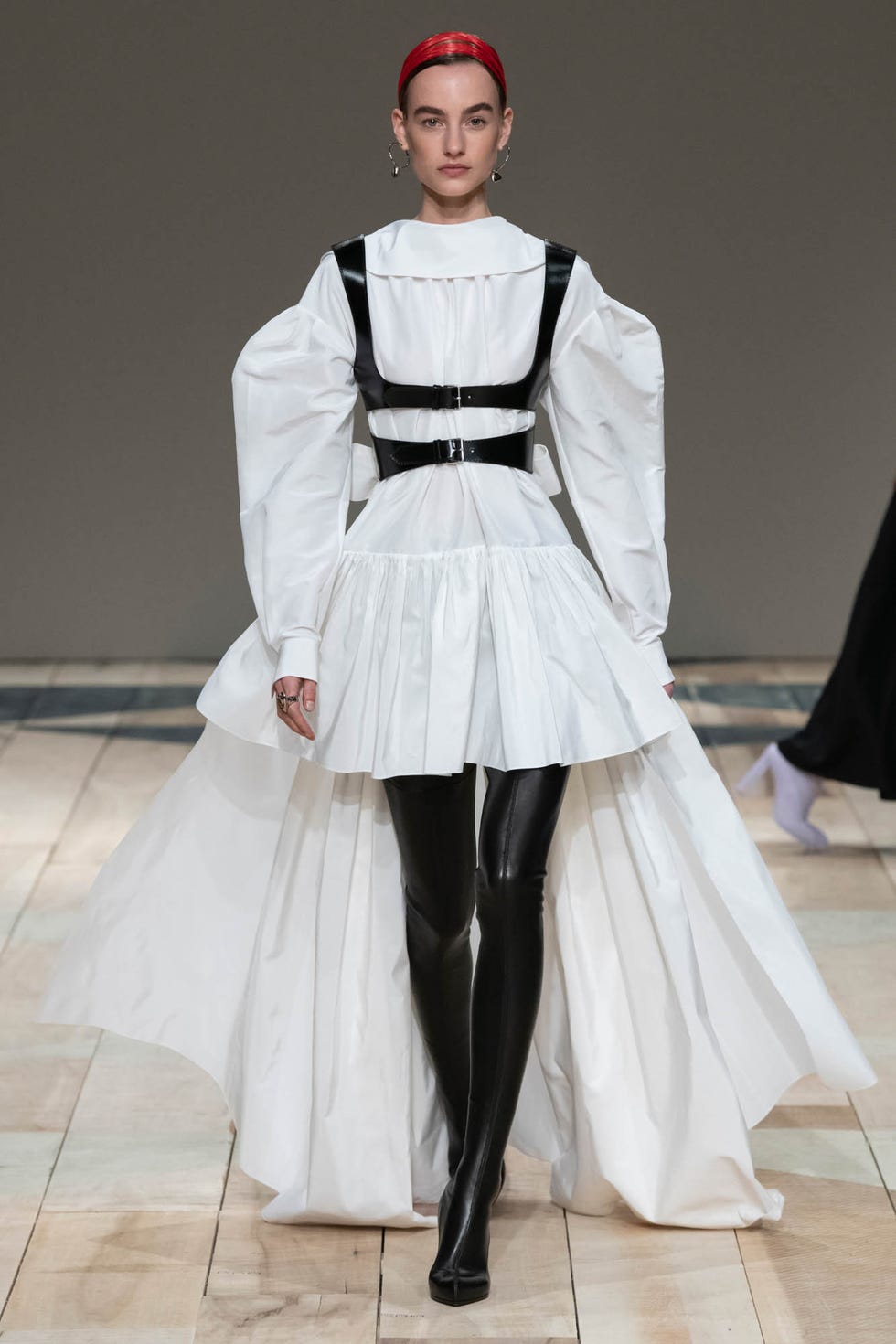 Fashion, White, Clothing, Fashion model, Haute couture, Runway, Dress, Fashion design, Outerwear, hoopskirt, 