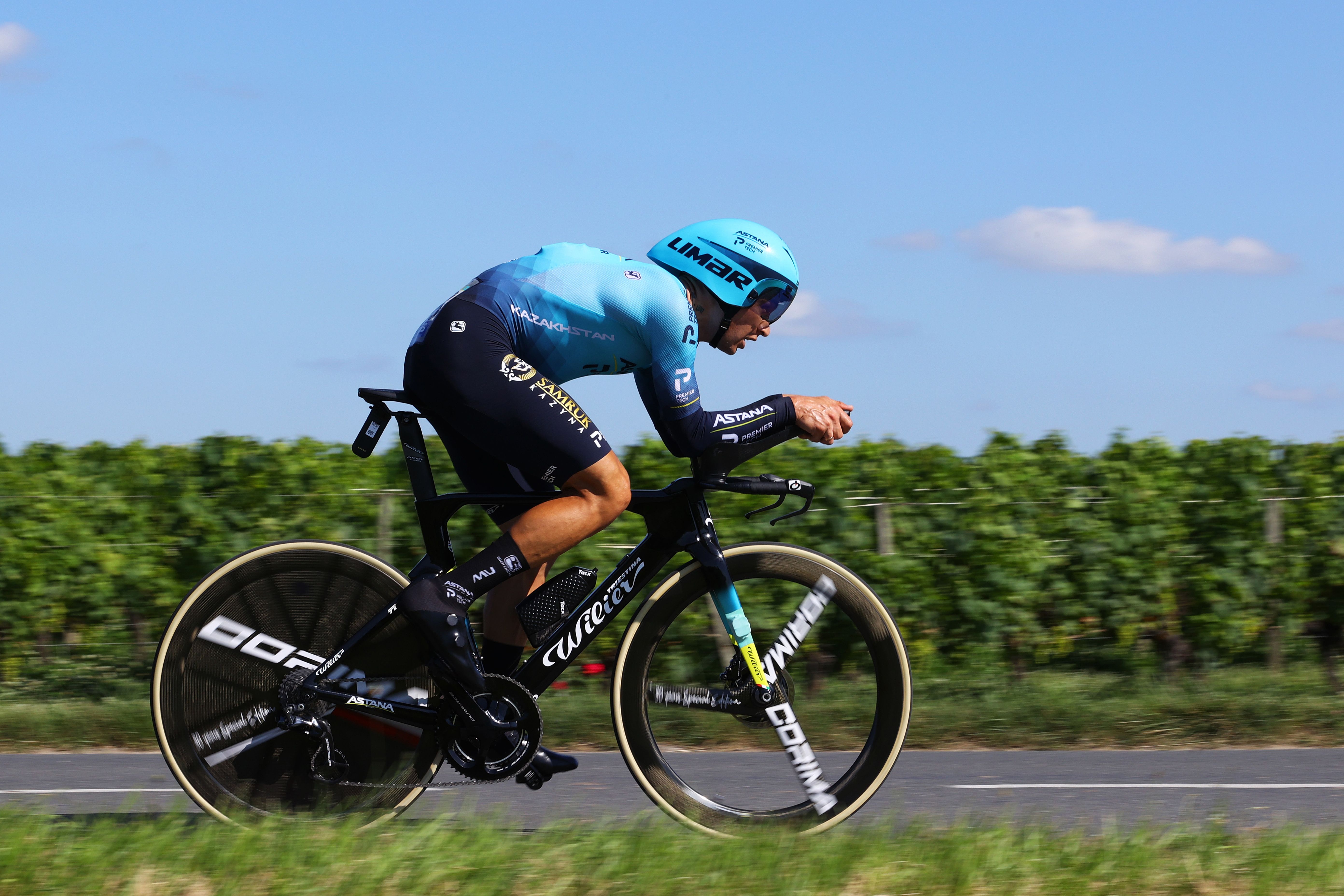 Pro Cyclist Power Output: Train Like a Tour de France Rider & Get Faster