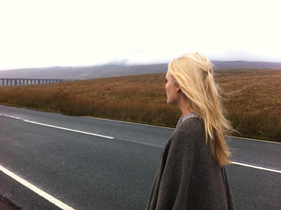 alex holder long blonde hair to pixie cut