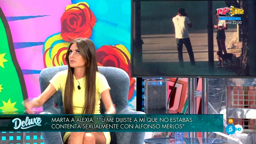 marta lópez y alexia rivas se ven las caras en el plató de 'viernes deluxe'
