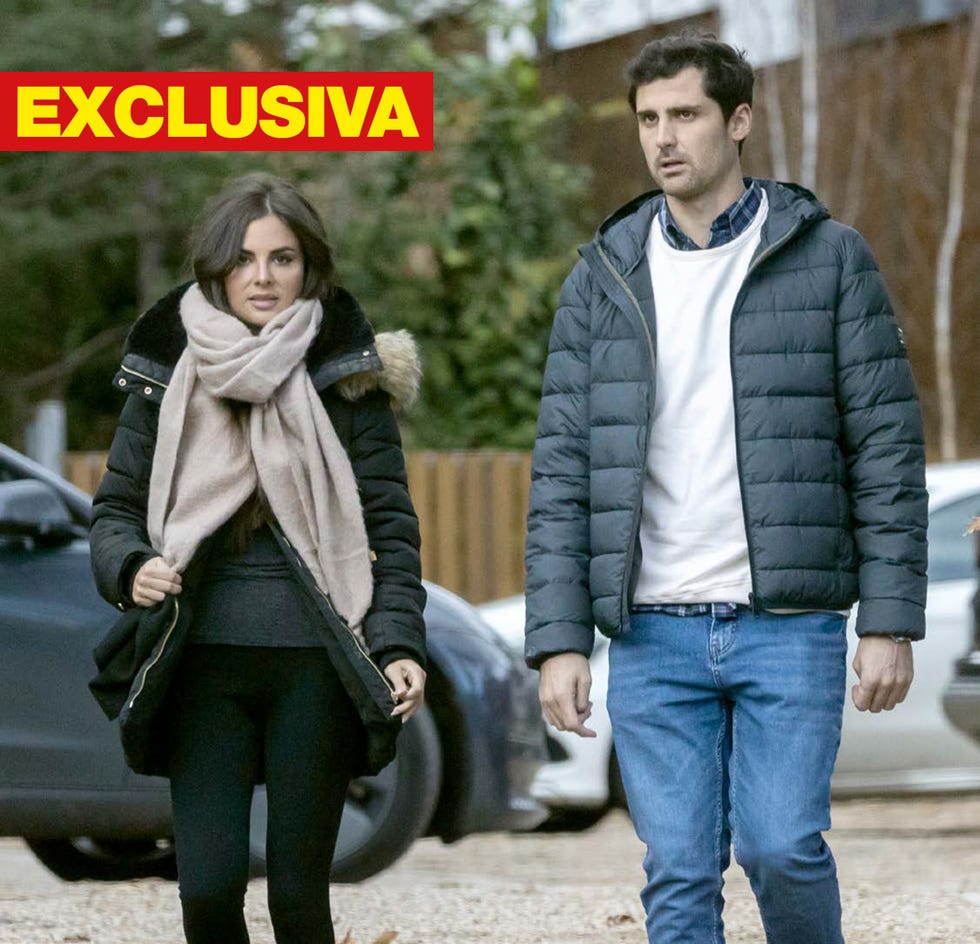 alexia rivas y el político mikel lezama, juntos en la sierra de madrid