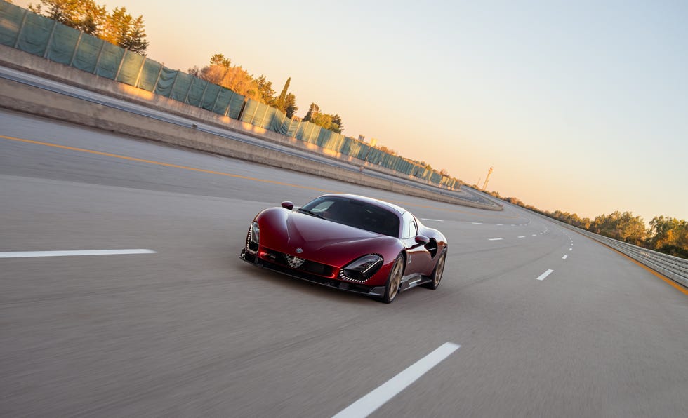 2025 alfa romeo 33 stradale