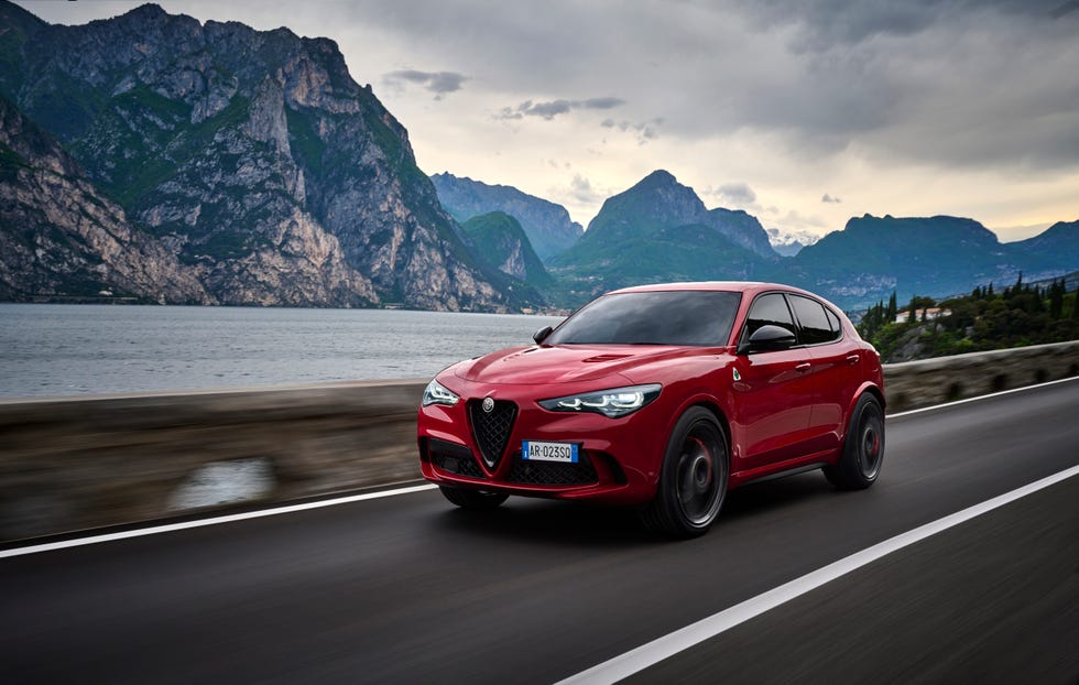 alfa-romeo-giulia-y-stelvio-quadrifoglio-2024-10-650b32400d684.jpg