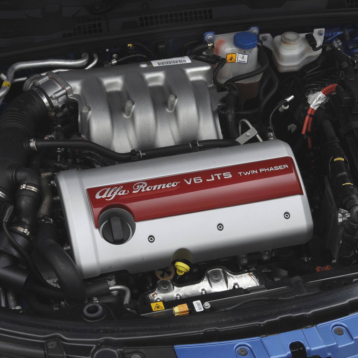 All About V8 Engines: Meaning, Working and More