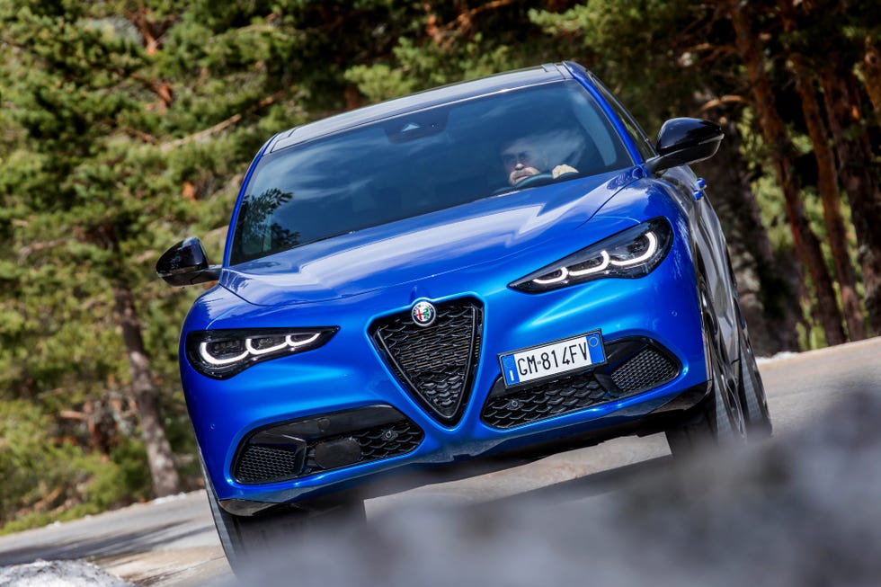 alfa romeo stelvio 2023