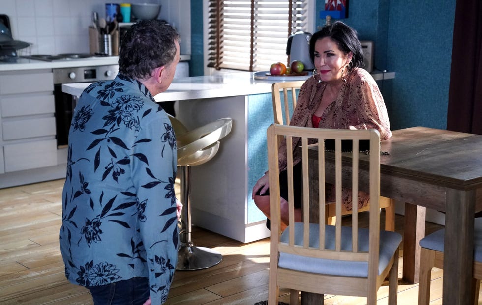 kat and alfie eastenders proposal emb 10pm 2405