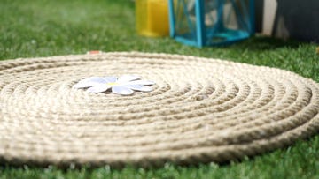 alfombra redonda hecha con cuerda diy