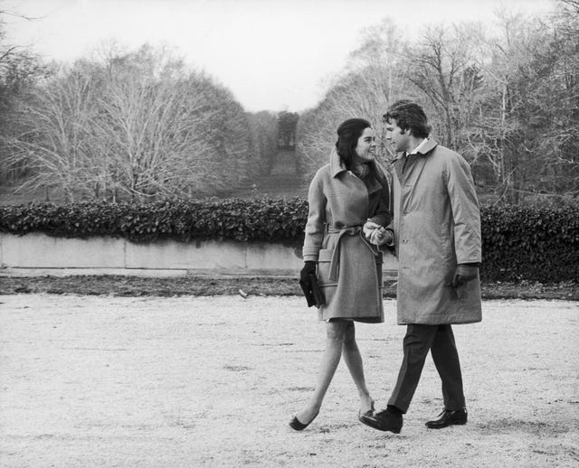 Фото история любви. Love story фильм 1970. Ali Macgraw Love story. История любви Эрик Сигал фильм. Эли МАКГРОУ история любви фильм.