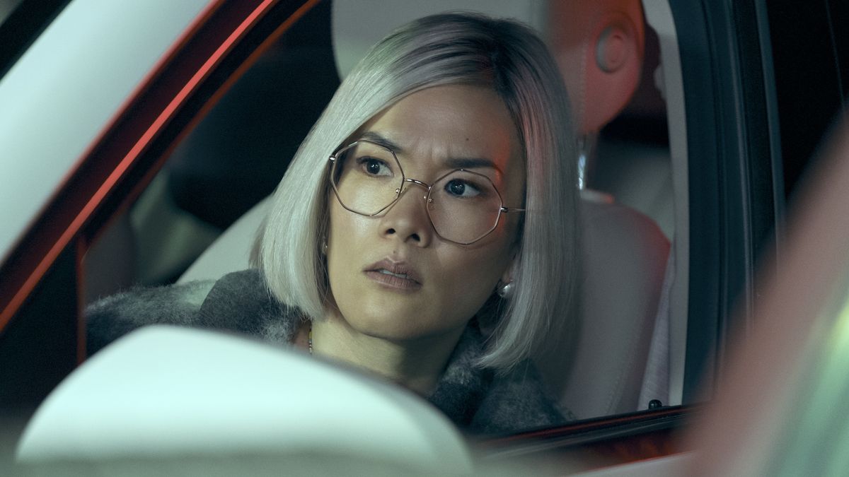 preview for Beef's Ali Wong & Steven Yeun on creating their unique dynamic