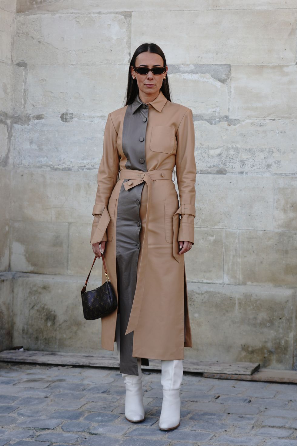 Clothing, Street fashion, Trench coat, Coat, Fashion, Beige, Brown, Outerwear, Overcoat, Footwear, 