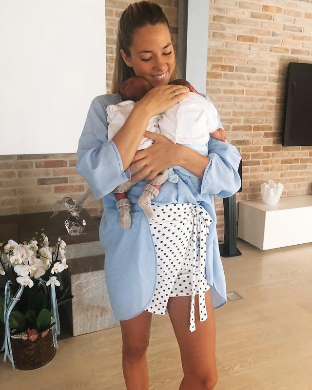 La modelo ha compartido unas fotografías muy tiernas junto a sus pequeños.
